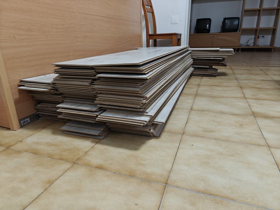 Pavimento laminado AC5 7 mm cinza claro