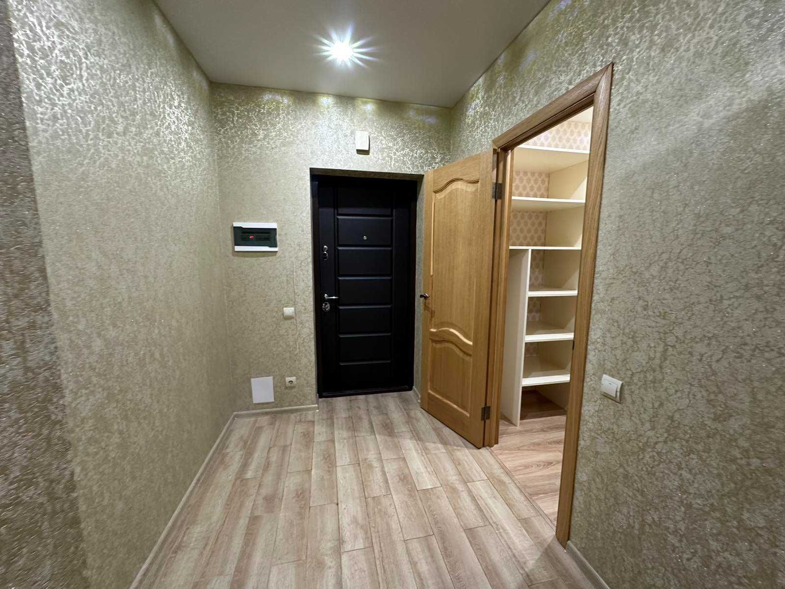 Продаж 2 кк квартири , новобуд , 70 метрів , 2 поверх , цегла ,  газ