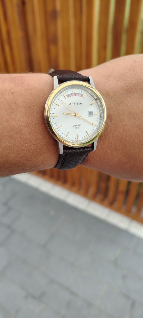 Zegarek ADORA mechanizm kwarcowy , znakomity stan polecam!