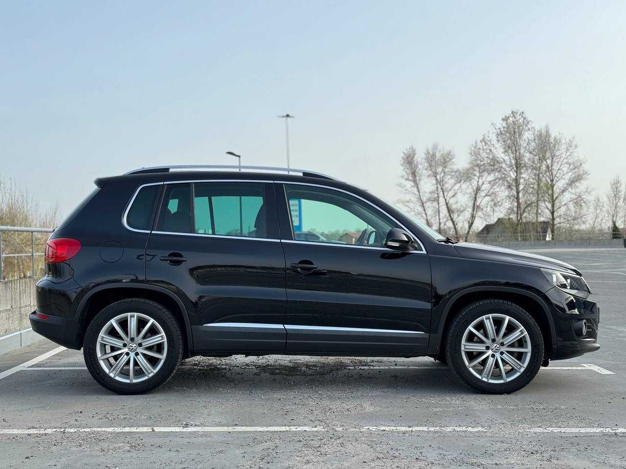 Volkswagen Tiguan 2015 рік, 2.0 бензин, автомат