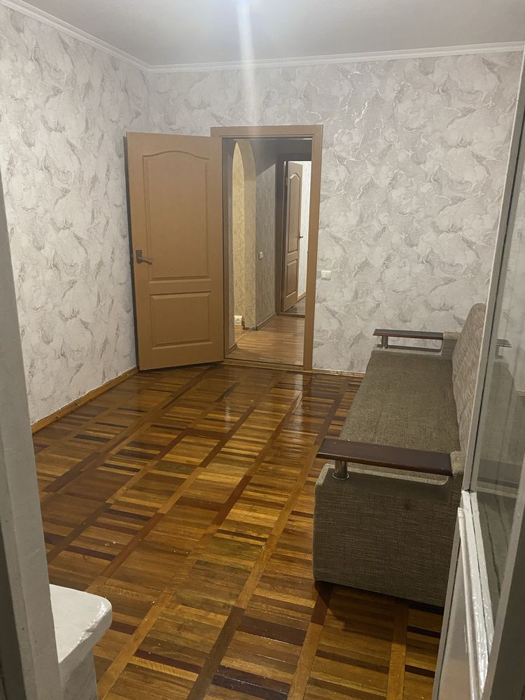 Здається трьохкімнатна  квартира без посередників