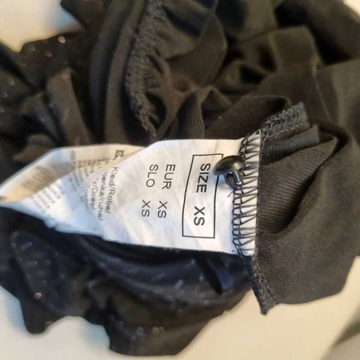 Sylwestrowa czarna sukienka