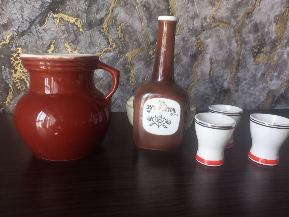 Статуетки    штофи