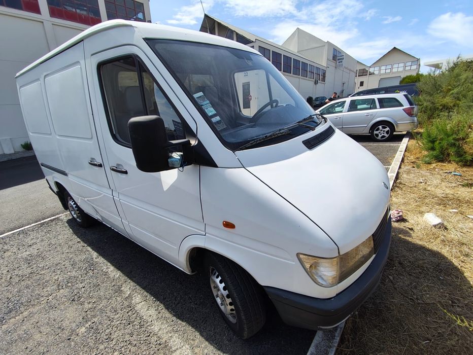 Mercedes-Benz Sprinter 200D 2.3 Diesel – 2000 – Excelente estado geral