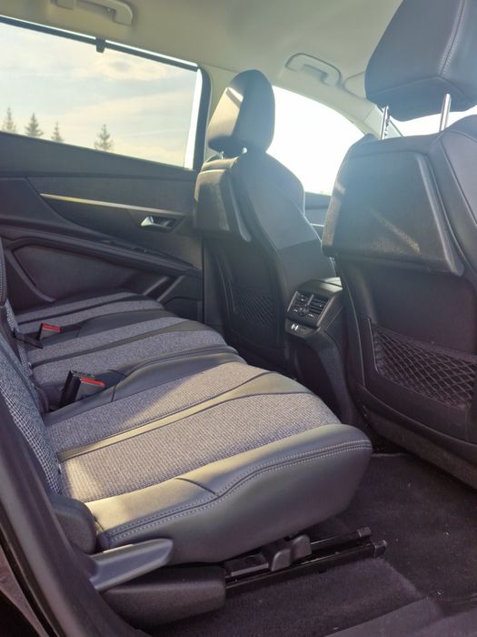 Peugeot 5008 1.6 PureTech 181 km benzyna 7 osobowy hak