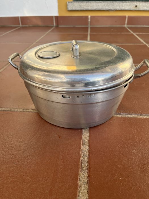 Forma para bolos com oculo