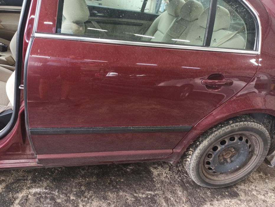 Skoda superb drzwi prawe lewe przód tył