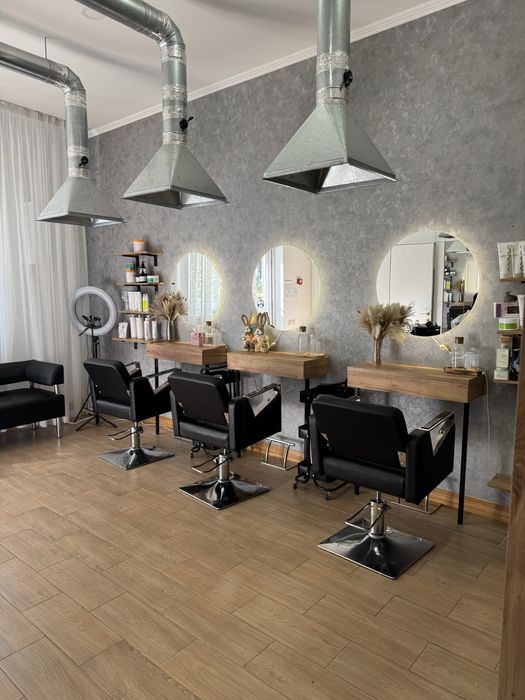 Продаж студії краси