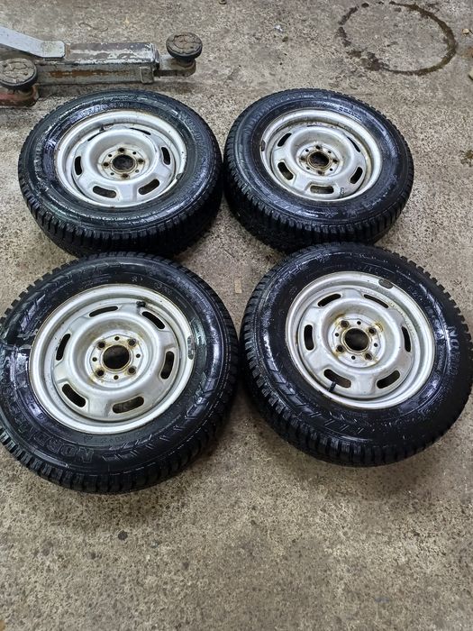 Продам зимову гуму з дисками. Ваз. 175/70/13. 4/98