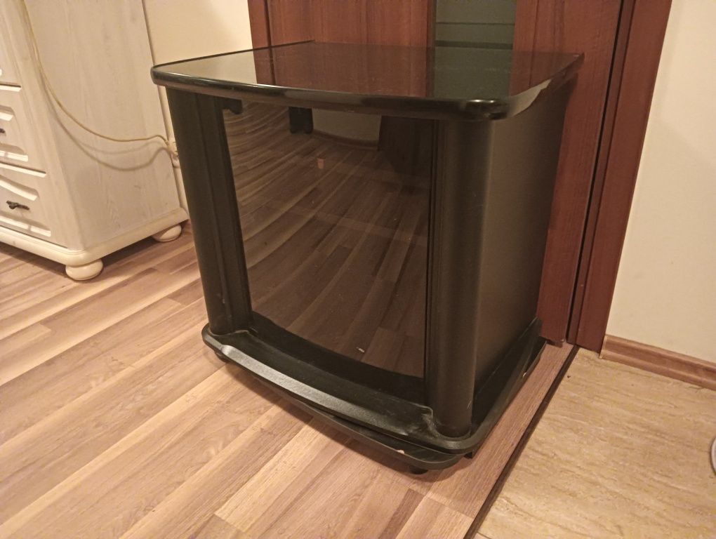 Czarna szafka pod tv