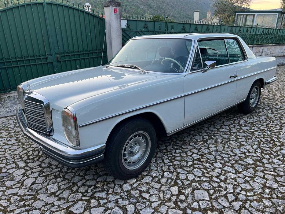 Mercedes 250 CE Coupe