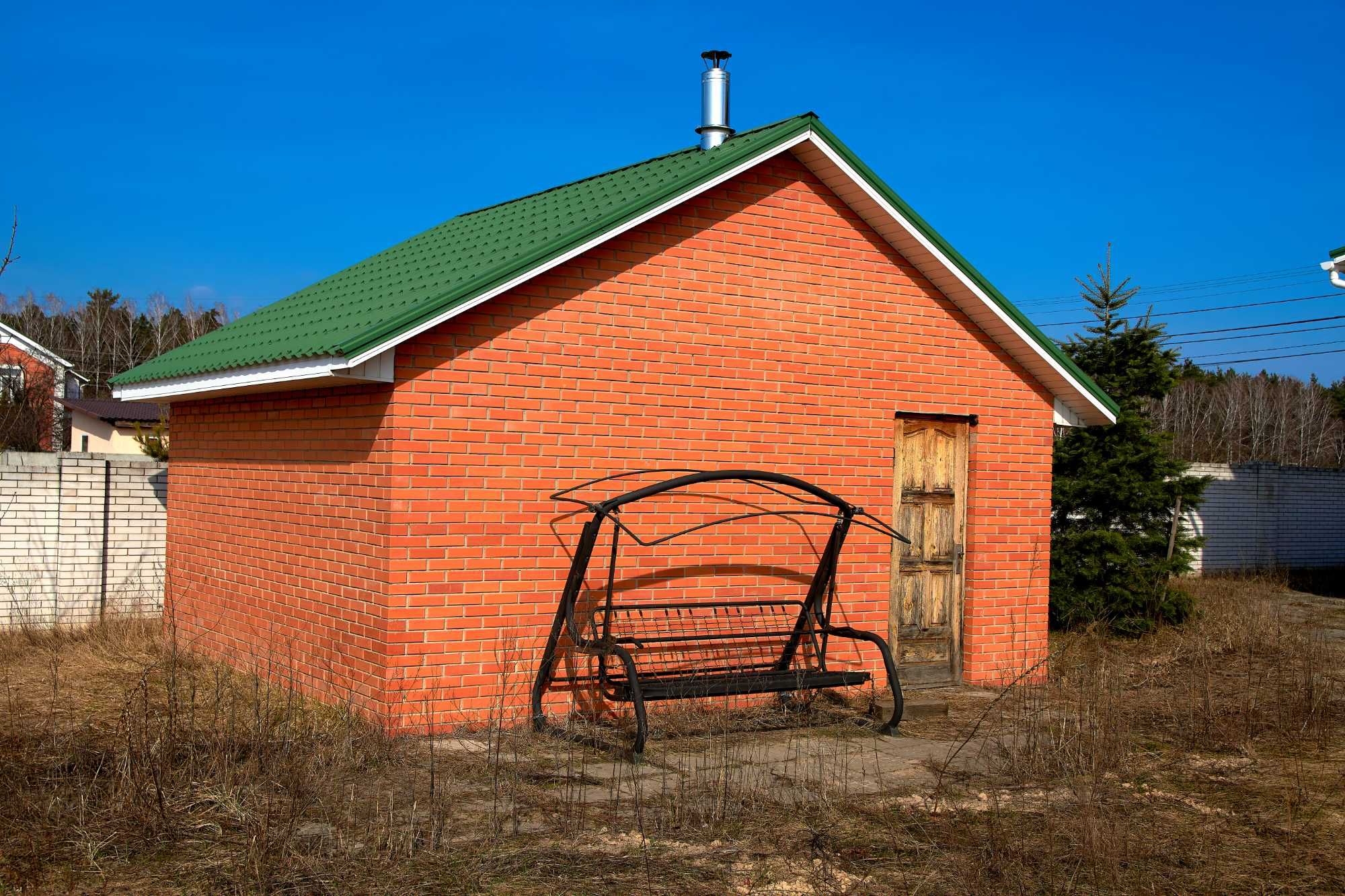 Кирпич керамический, фасонный, цветной.