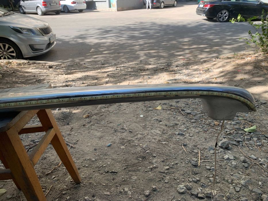 Продам спойлер универсальный.