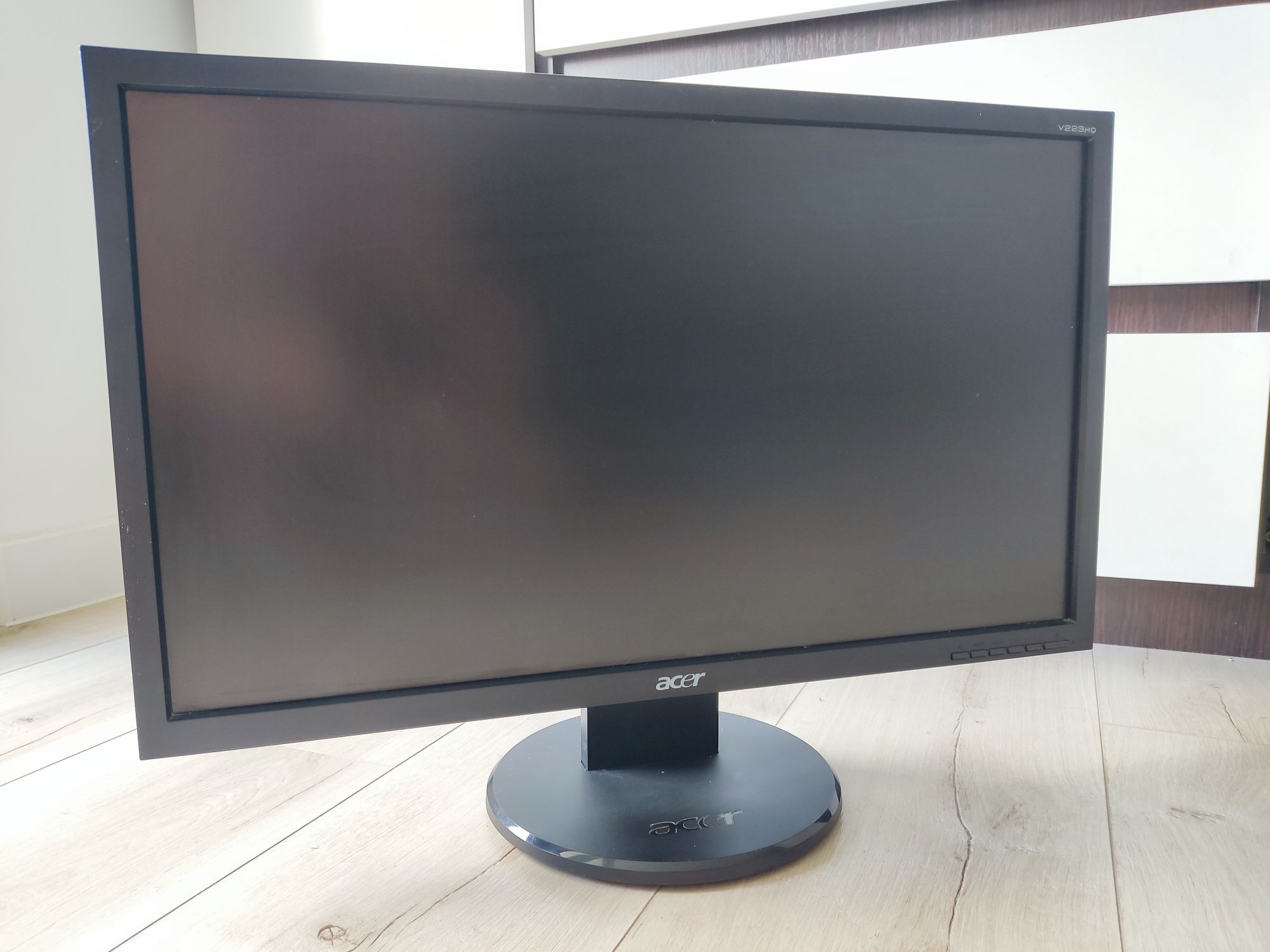 Monitor LED Acer V223HQ 22 cale 21,5" 1920  x 1080 pikseli duży 22"