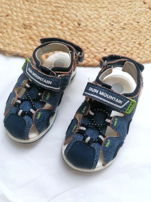 Sandálias Azuis Escuras de Bebé