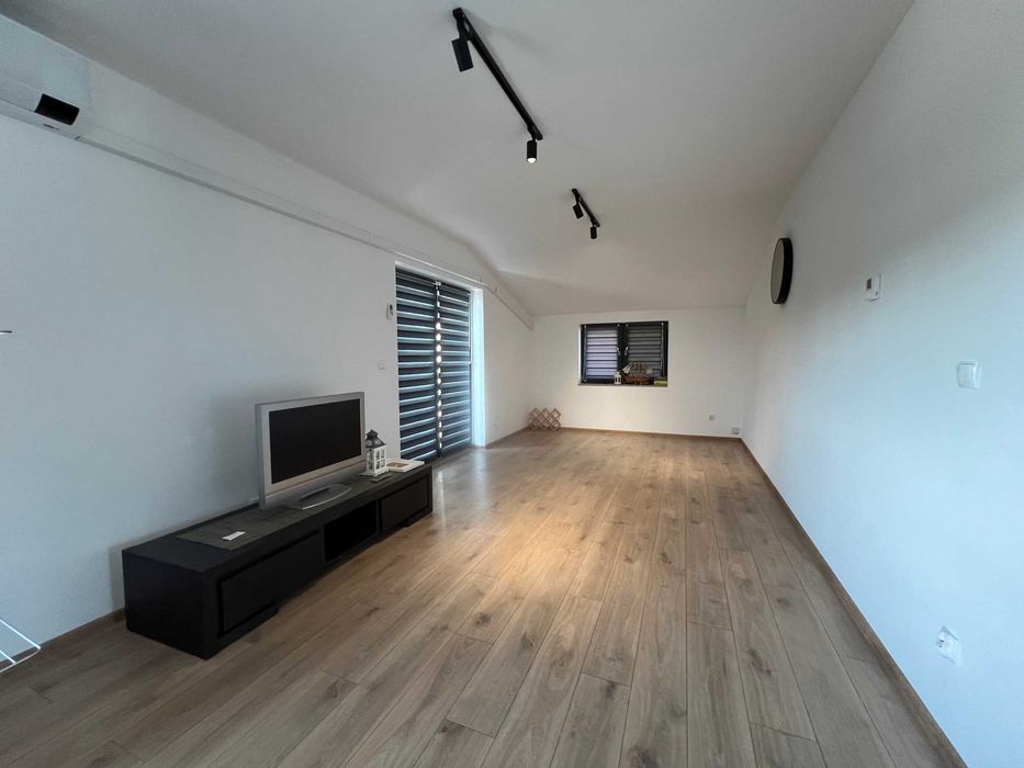 Piętro domu, 3 pokoje, umeblowane, po remoncie, nowe, balkon, ogródek