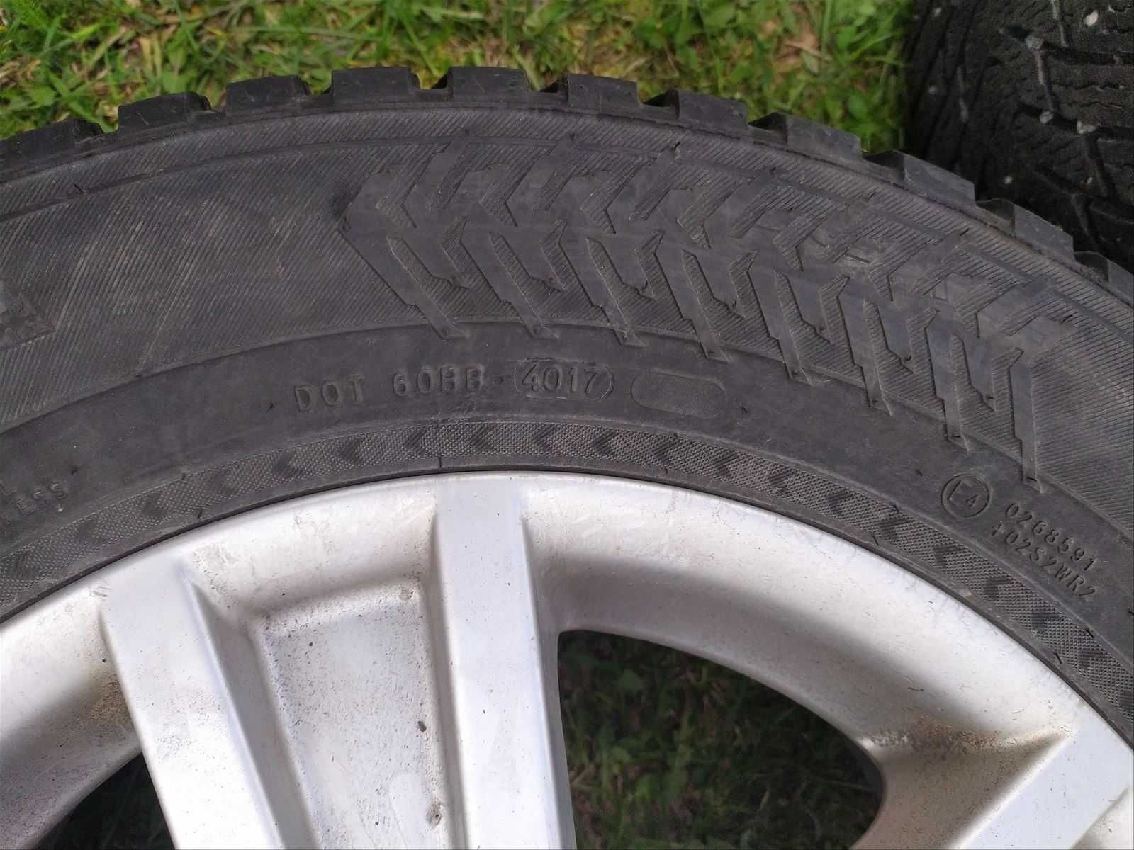 Шини Nokian 215 65 R16 з дисками 6,5jx16H2 Nissan