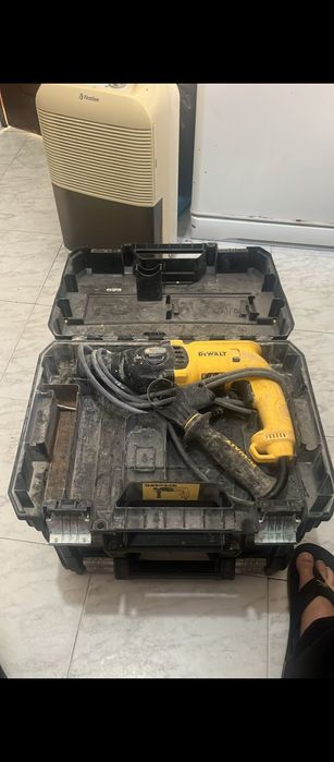 Martelo elétrico Dewalt várias funções