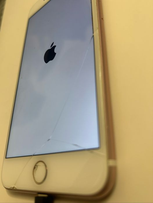 Iphon 7 plus różowy uszkodzony