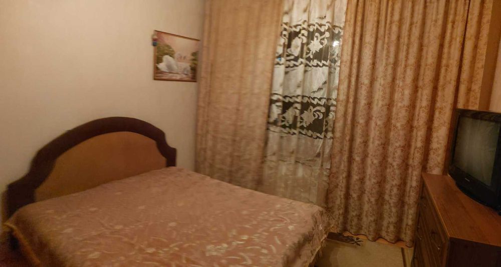 Здається 2х кімнатна в дружньому будинку на вул. Ахматовой