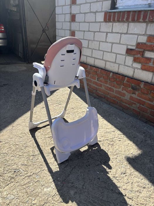 Стілець для годування