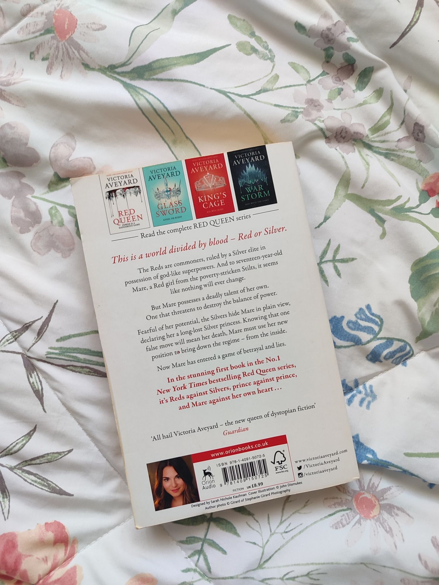 Livro Victoria Aveyard