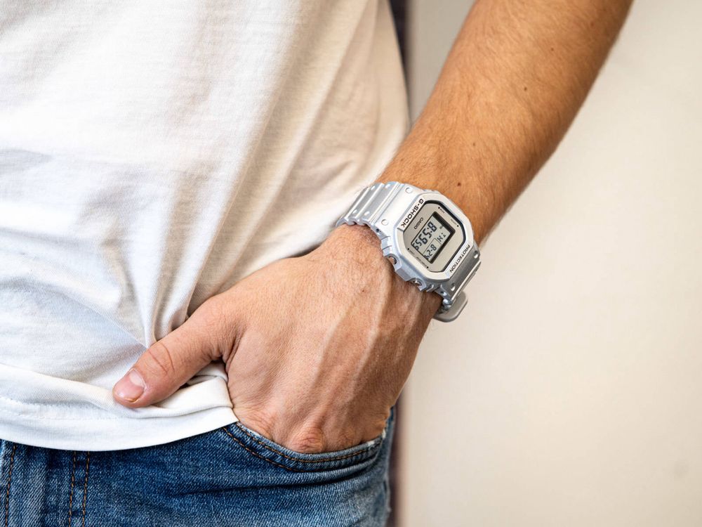 Годинник касіо / Casio G-shok white / CASIO G-SHOCK DW-5600FF-8ER