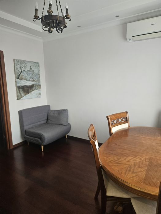 Центр Оренда 2к квартири метро Печерська бульвар Лесі Українки 24