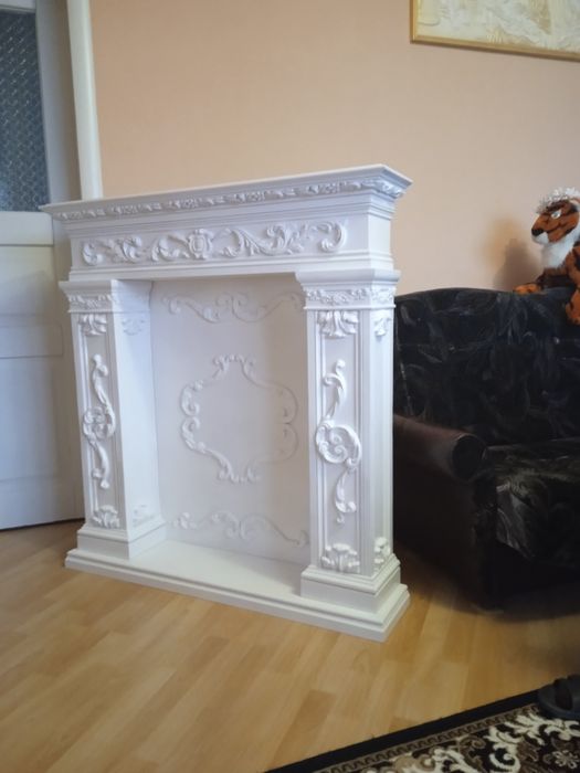 Продається декоративний гіпсовий камін