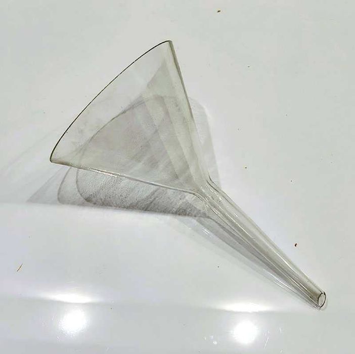 Szklany lejek - szkło laboratoryjne 18cm / 10 cm