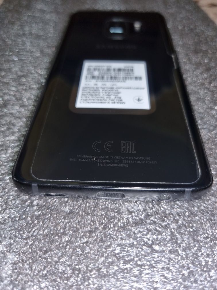 Телефон Samsung Galaxy S9