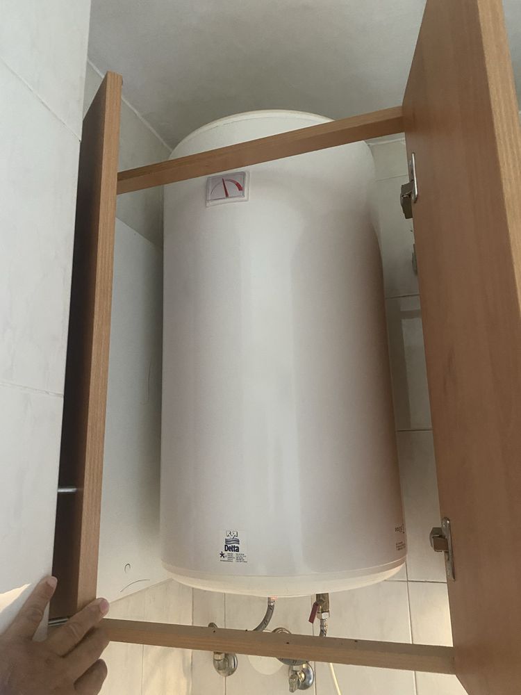 Vendo  2 Termo Acumulador um de 50L e o outro 80L e dois Exaustor Teka