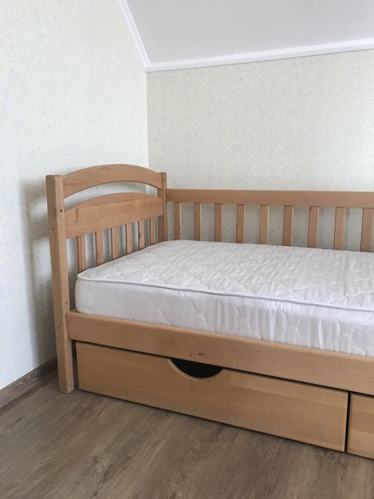 Ліжко односпальне