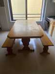 Vendo conjunto mesa e bancos de correr