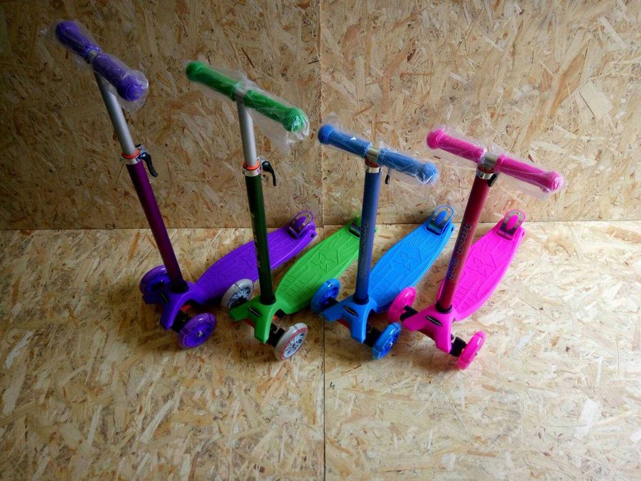 Продам самокат Maraton Action триколісний до 40 кг