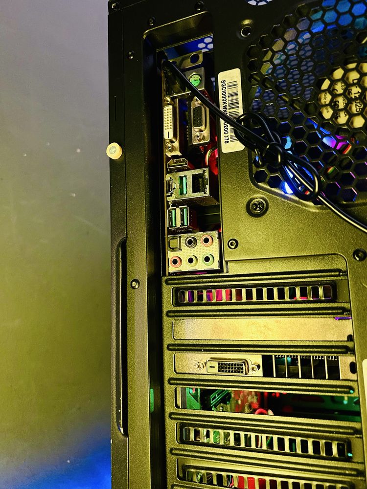 Komputer Do Gier Gamingowy RGB Intel I5 3,6Ghz , RX570 8GB , 8GB DDR4