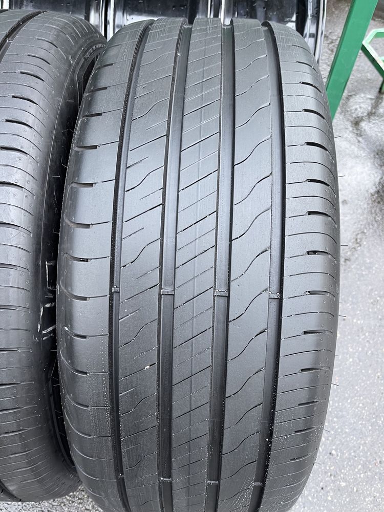 285/45r22 Goodyear Efficient Grip 2 SUV