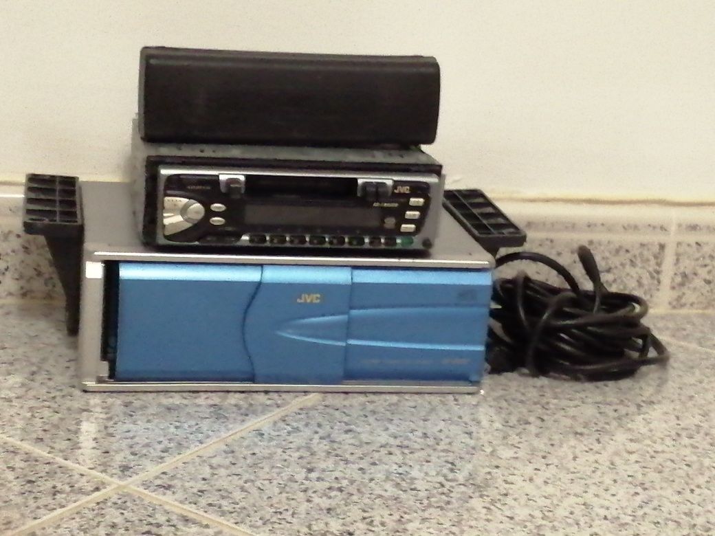 Rádio JBC de cassete e caixa com 12 cds