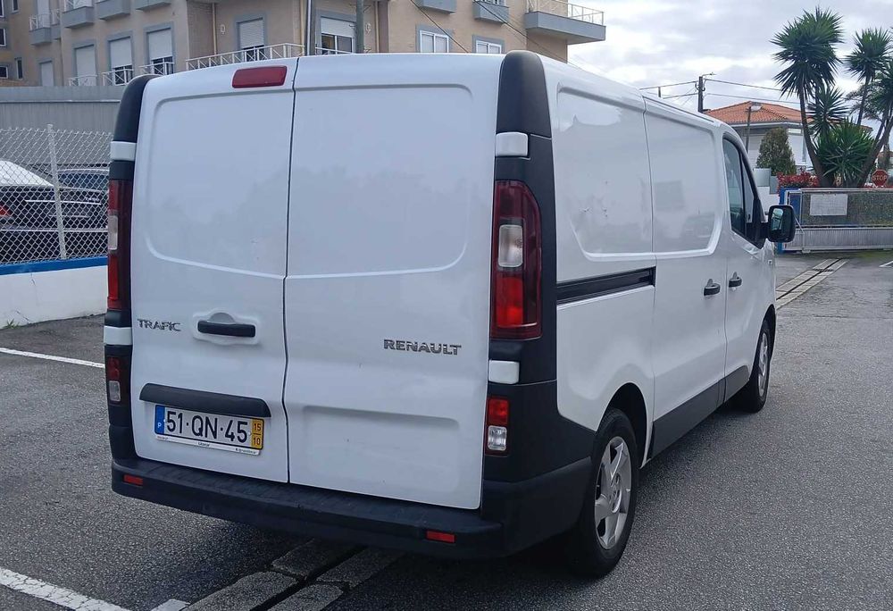 Renault Trafic Furgão L1H1 1.0T 1.6 dCi 120cv - IVA DEDUTÍVEL