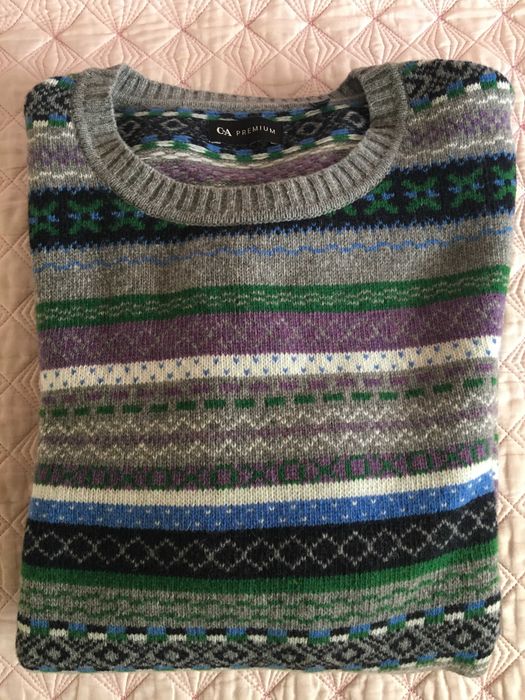 sweter z delikatnej dzianiny