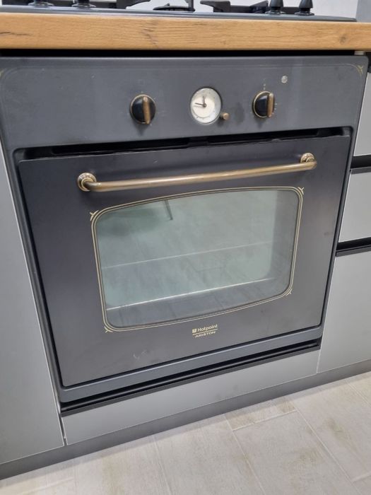 Духова шафа та варильна поверхня Hotpoint Ariston made in Italy чорна