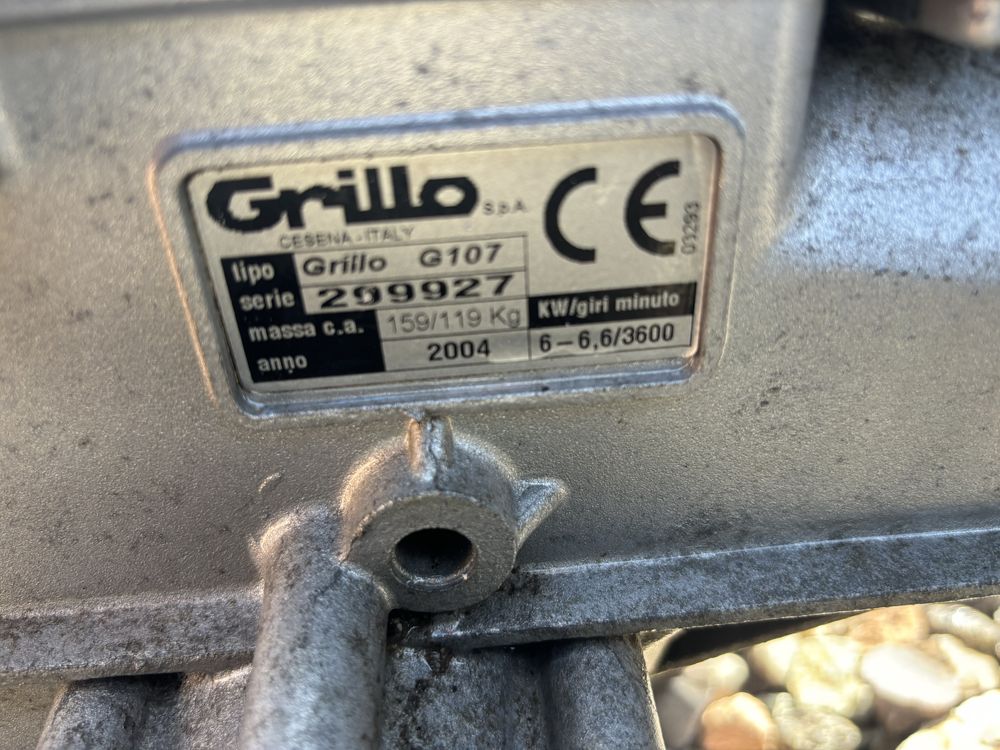Ciągnik Jedoosiowy Dzik Grillo G 107 glebogryzarka zamiatarka