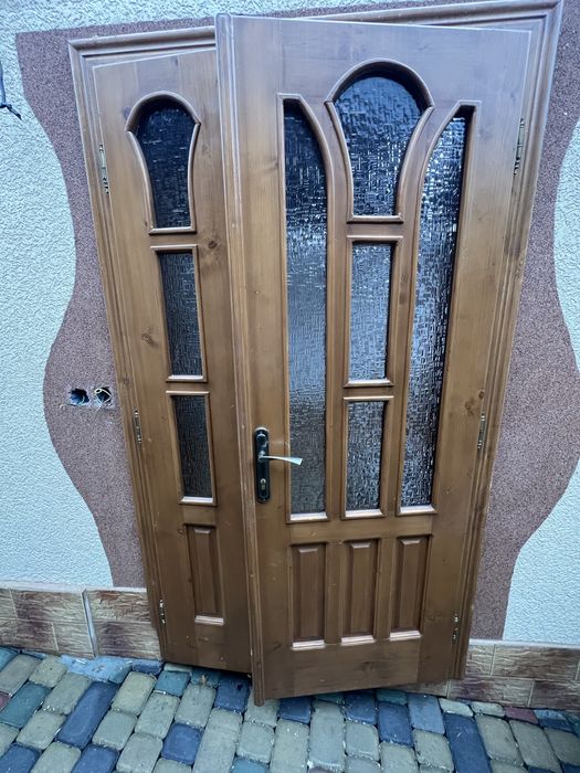 Продам двері.