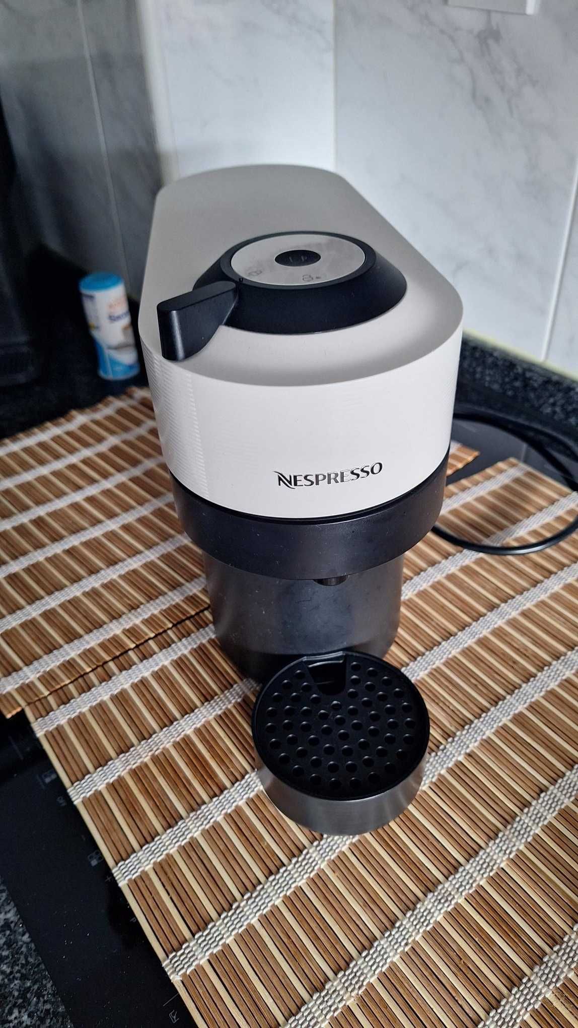 Máquina de Café Nespresso Vertuo
