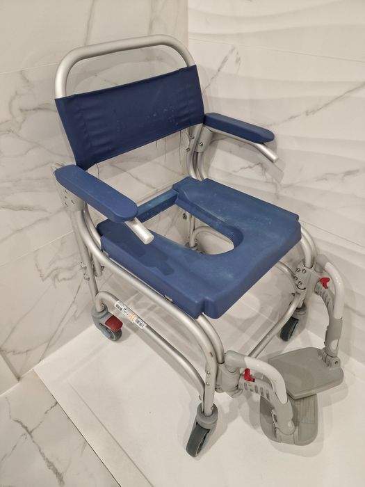 Cadeira de Banho para Idoso ou Pessoa Dependente