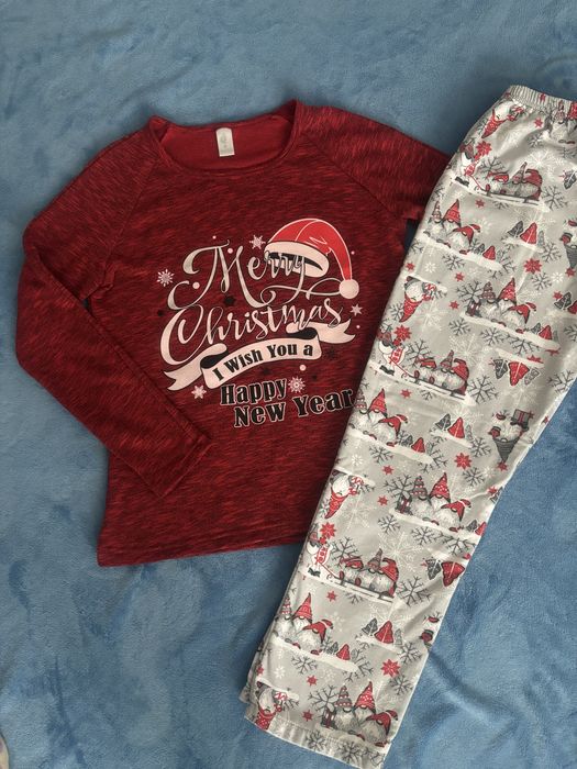 Жіноча новорічна піжама