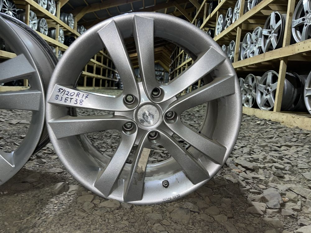 Титани VW T5 Traffic VIVARO 5/120 R17 8J ET38 ідеал