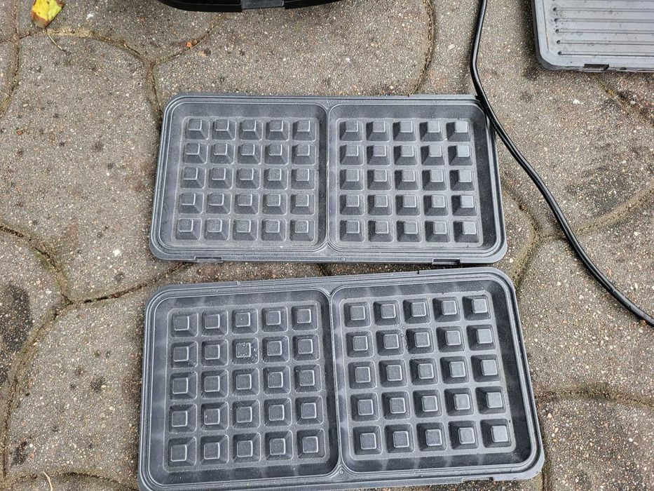 Opiekacz toster gofrownica z wymiennymi wkładami RAVEN ES006X