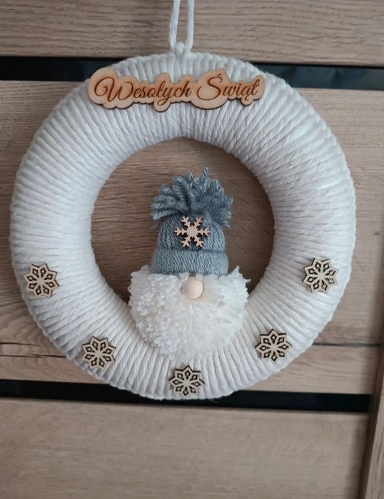 Wianek świąteczny ze skrzatem ozdoba boże narodzenie
