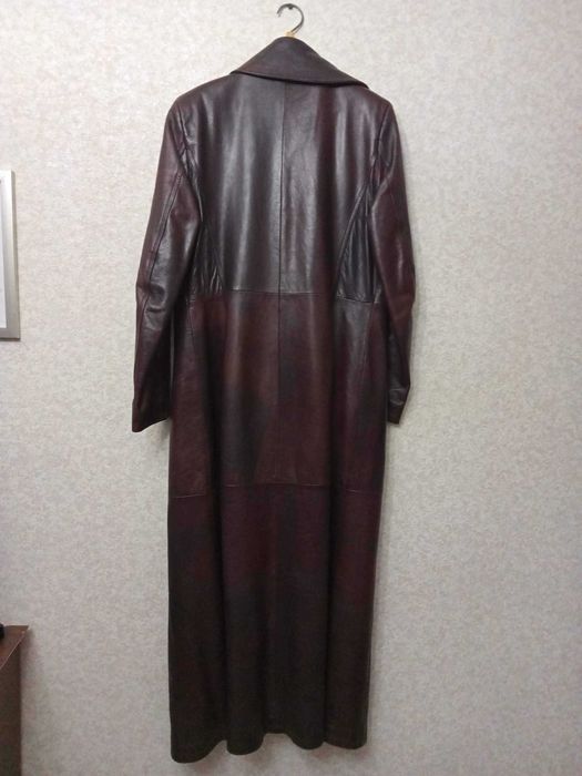Кожаное, женское пальто.